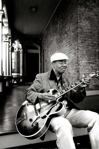 Johnnie Bassett